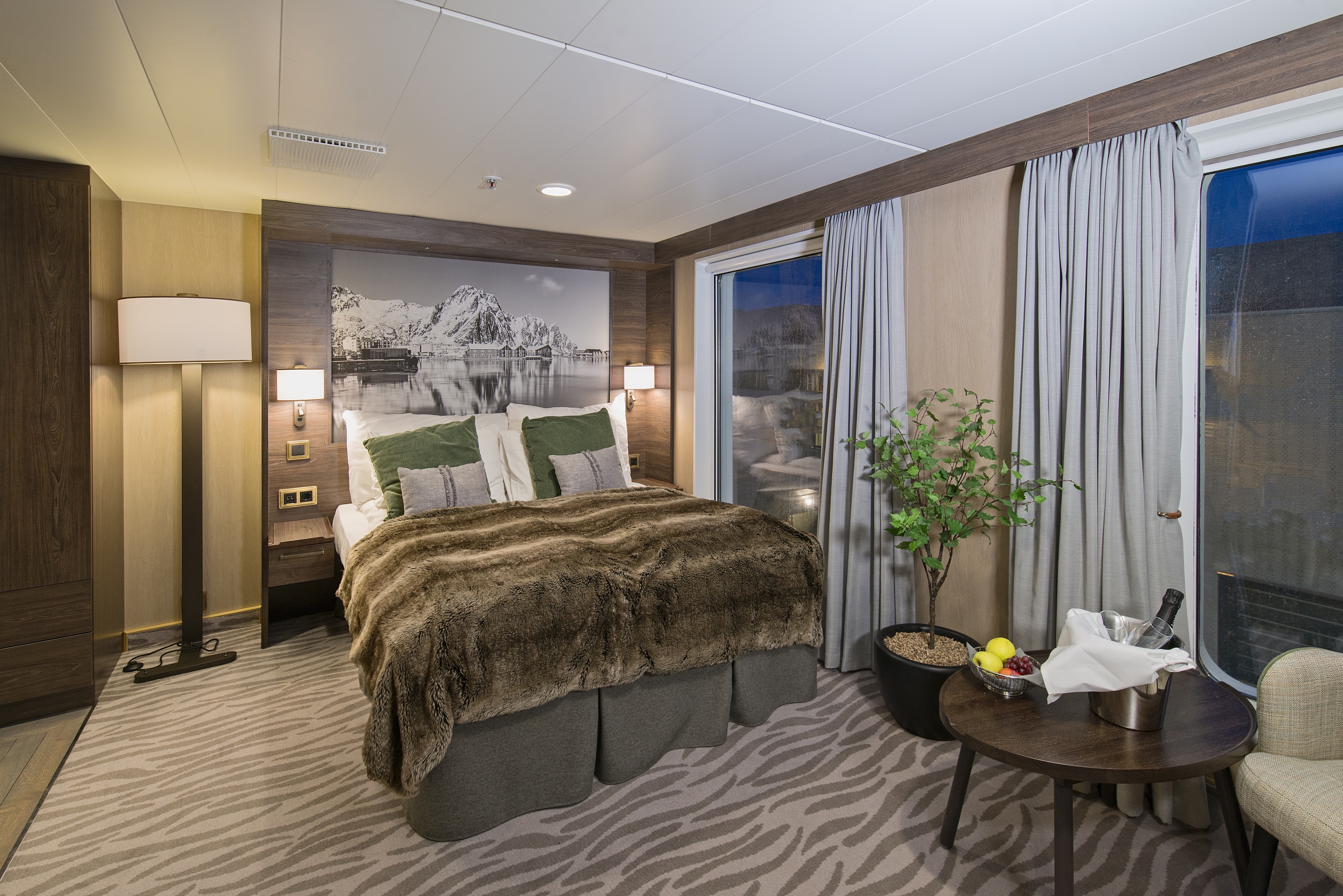 Expedition Suite | Mini suite on upper deck